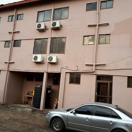 Samartine Hotel Kwabenya Exterior photo